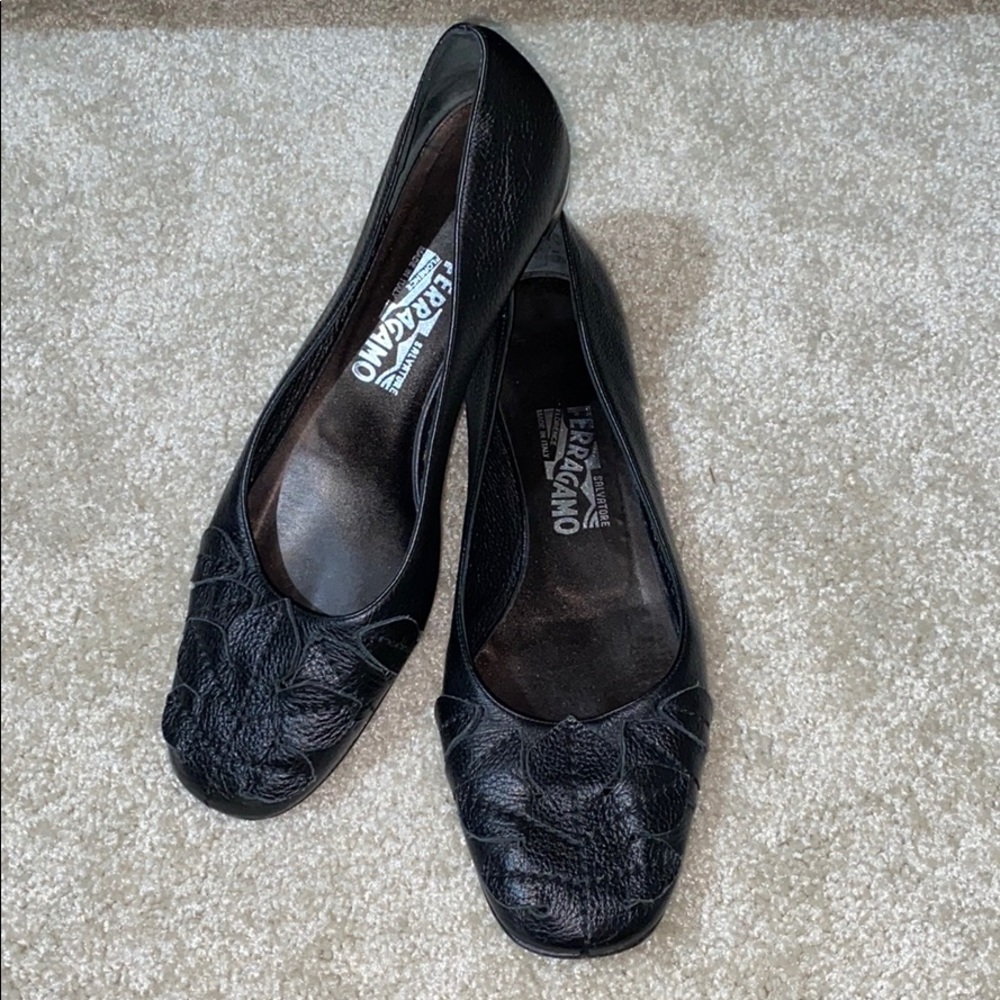 Salvatore Ferragamo Leather Flats Like New
